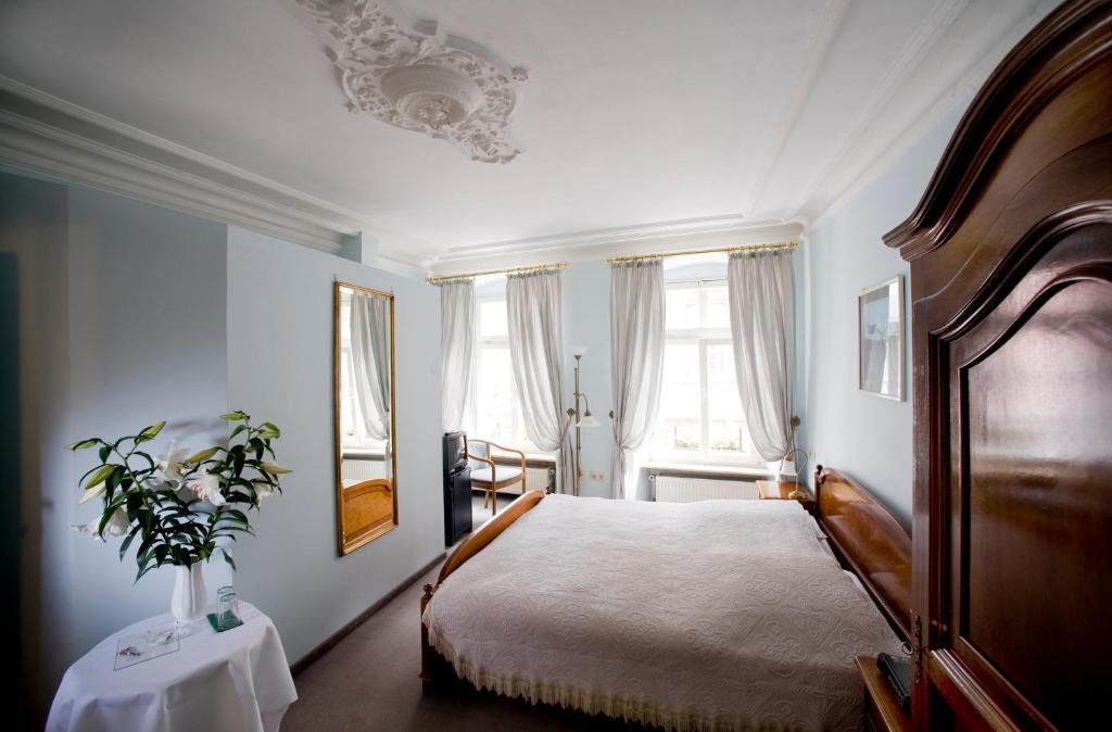 Hotel Goldener Hecht ไฮเดลเบิร์ก ห้อง รูปภาพ