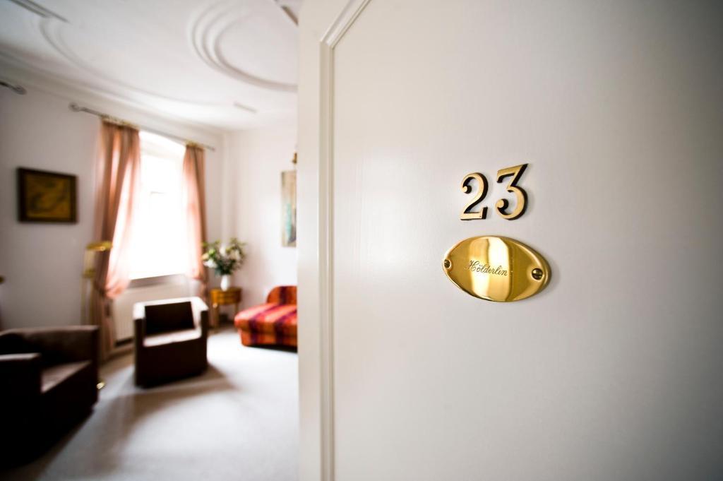 Hotel Goldener Hecht ไฮเดลเบิร์ก ห้อง รูปภาพ
